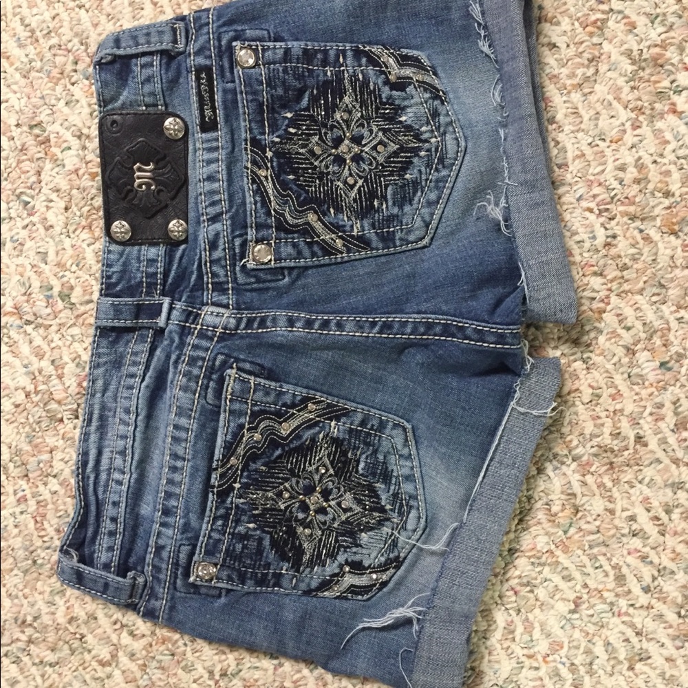 Miss Me cutoff shorts size 27